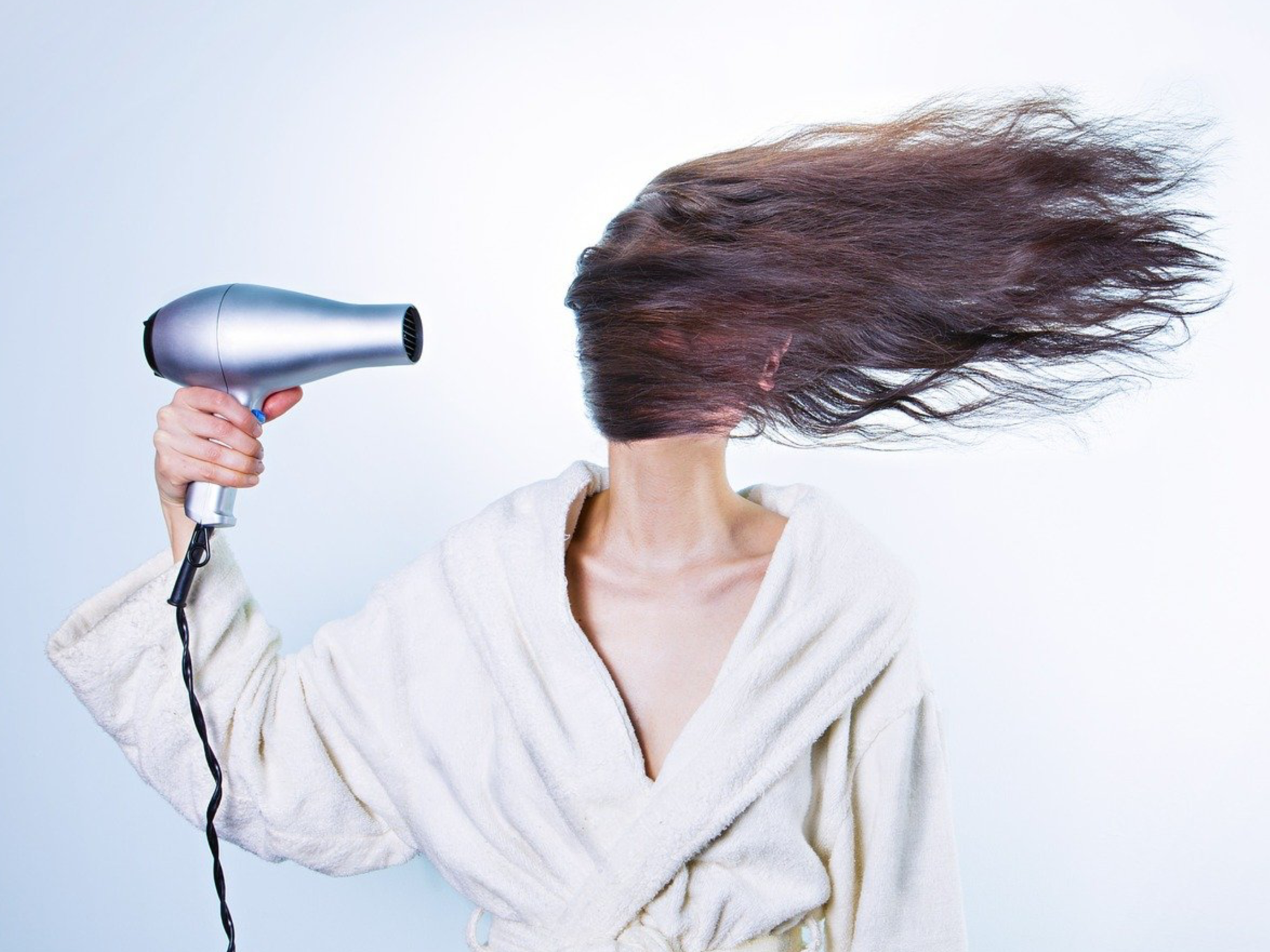 Meer volume in je haar? Dat heb je zo geregeld met deze vijf tips!